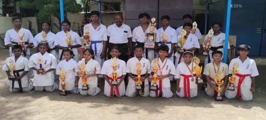 கராத்தே போட்டி: தட்டி தூக்கிய தூத்துக்குடி மாணவ, மாணவிகள்