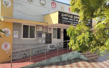 "சரக்கு பார்" ஆக மாறிய ஆரம்ப சுகாதார நிலையம்.,