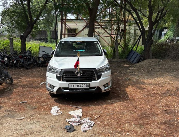 தூத்துக்குடியில் பட்டப்பகலில் வழக்கறிஞர் கடத்தல்.!