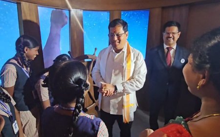 பள்ளி மாணவி சொன்ன பதிலை கேட்டு அதிர்ச்சி அடைந்த மத்திய அமைச்சர்.!