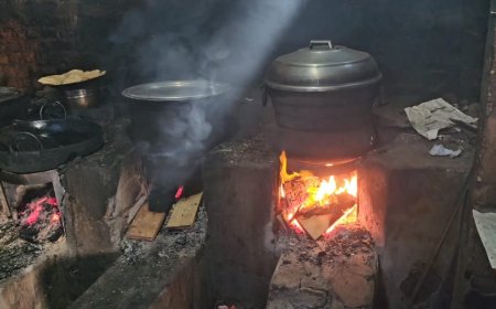 சிலிண்டர் தட்டுப்பாடு… தூத்துக்குடி ஹோட்டல்களில் “விறகு அடுப்பு” ரீஎன்ட்ரி!