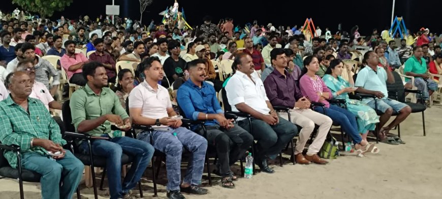 தூத்துக்குடி முத்துநகர் கடற்கரை பூங்காவில் டி20 உலகக் கோப்பை திரையிடல்., பொதுமக்கள் பெரும் திரள்.!