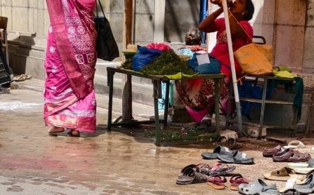 தூத்துக்குடி சிவன் கோவிலில் காலணிகள் வைக்க வசதி இல்லாததால் பக்தர்கள் அவதி.!